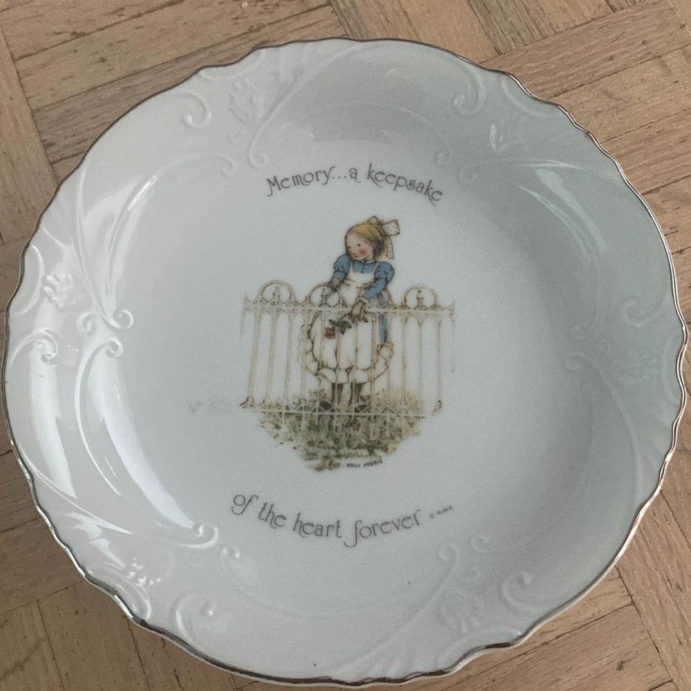 Holly Hobby “Memory…. A keepsake of the heart forever “plate